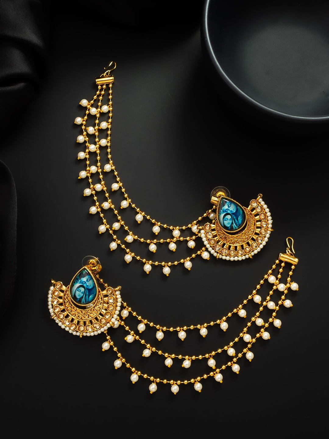 

aadita Gold-Plated Kundan Studded & Artificial Beaded Contemporary Shaped Ear Chains