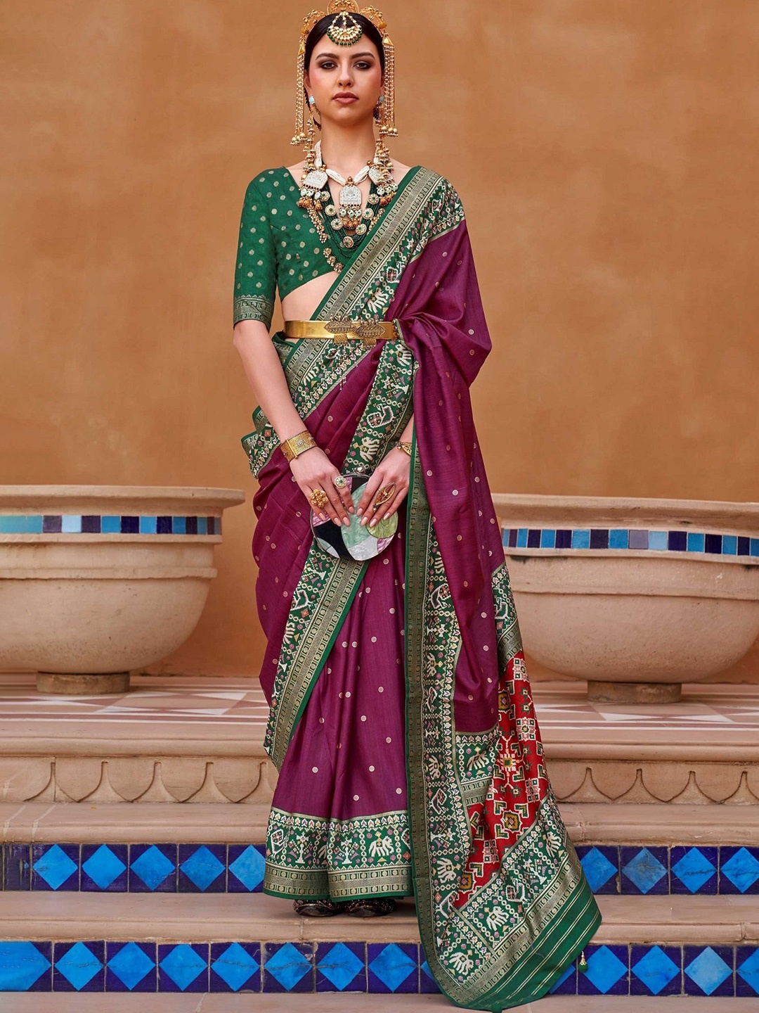 

DIVASTRI Ethnic Motifs Zari Silk Blend Patola Saree, Magenta