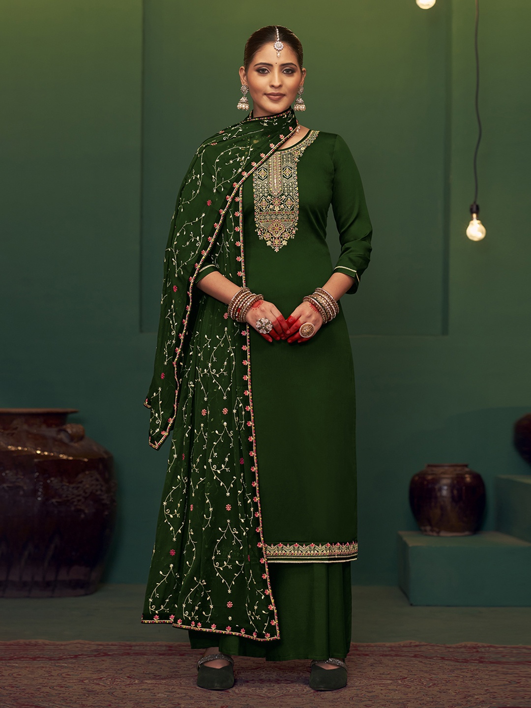 

Anouk Green Floral Embroidered Sequnnied Unstitched Dress Material