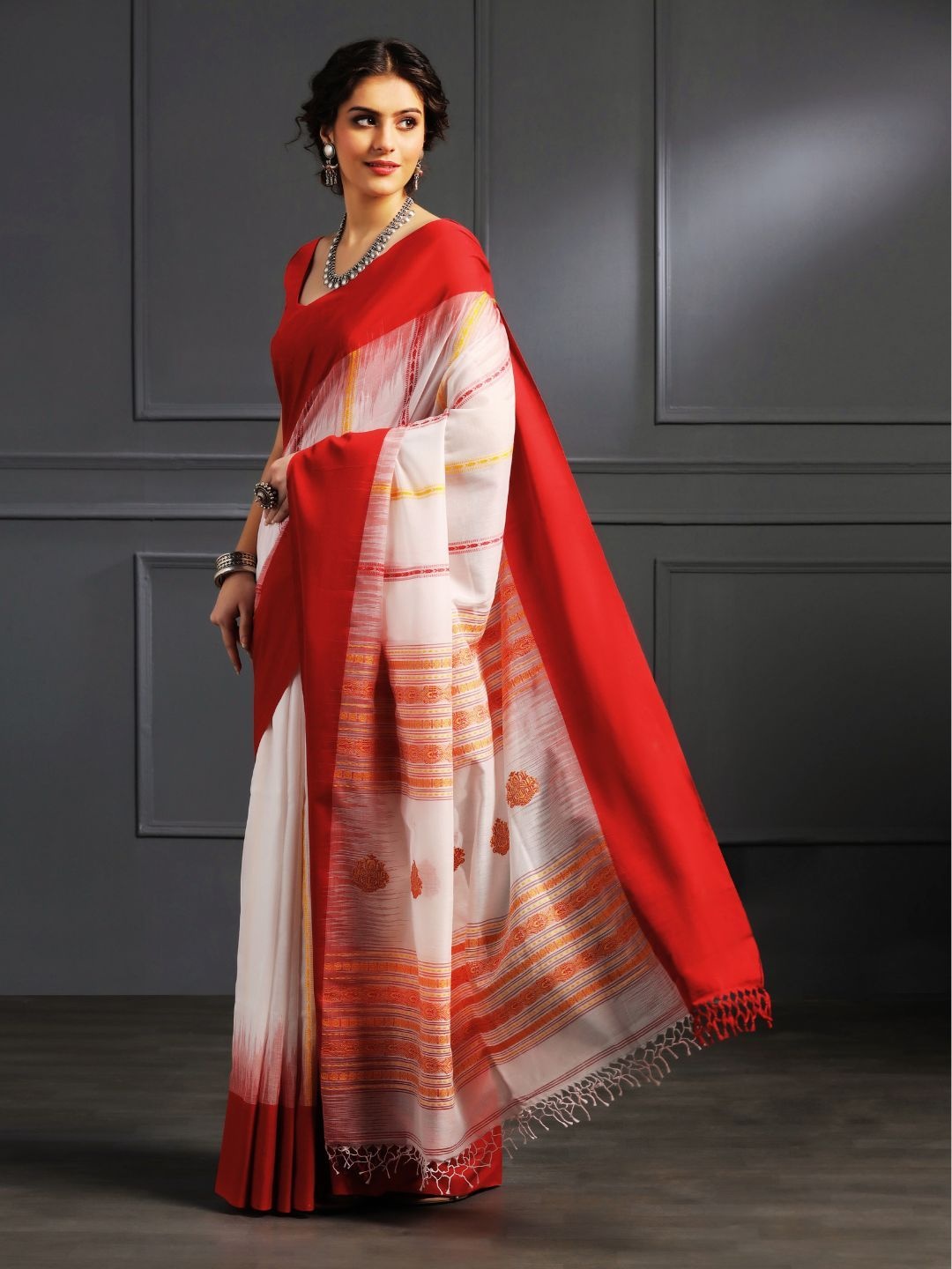 

ADITRI Woven Design Pure Cotton Khadi Saree, White