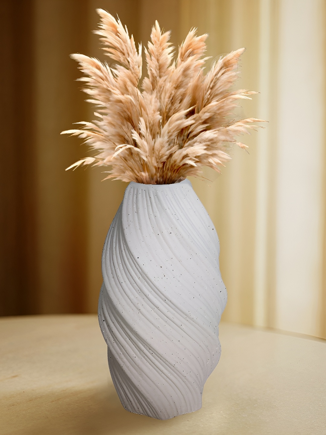 

Cortina Grey Textured Abstract Shaped Flower Vase