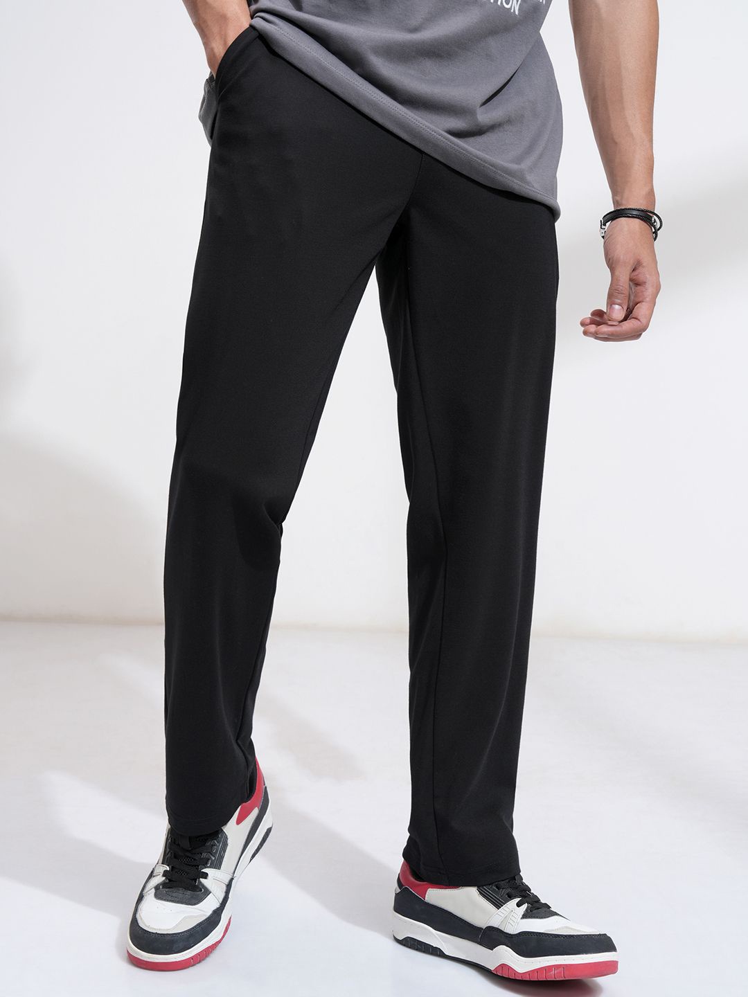 

HIGHLANDER Men Relaxed Fit Knitted Trouser, Black
