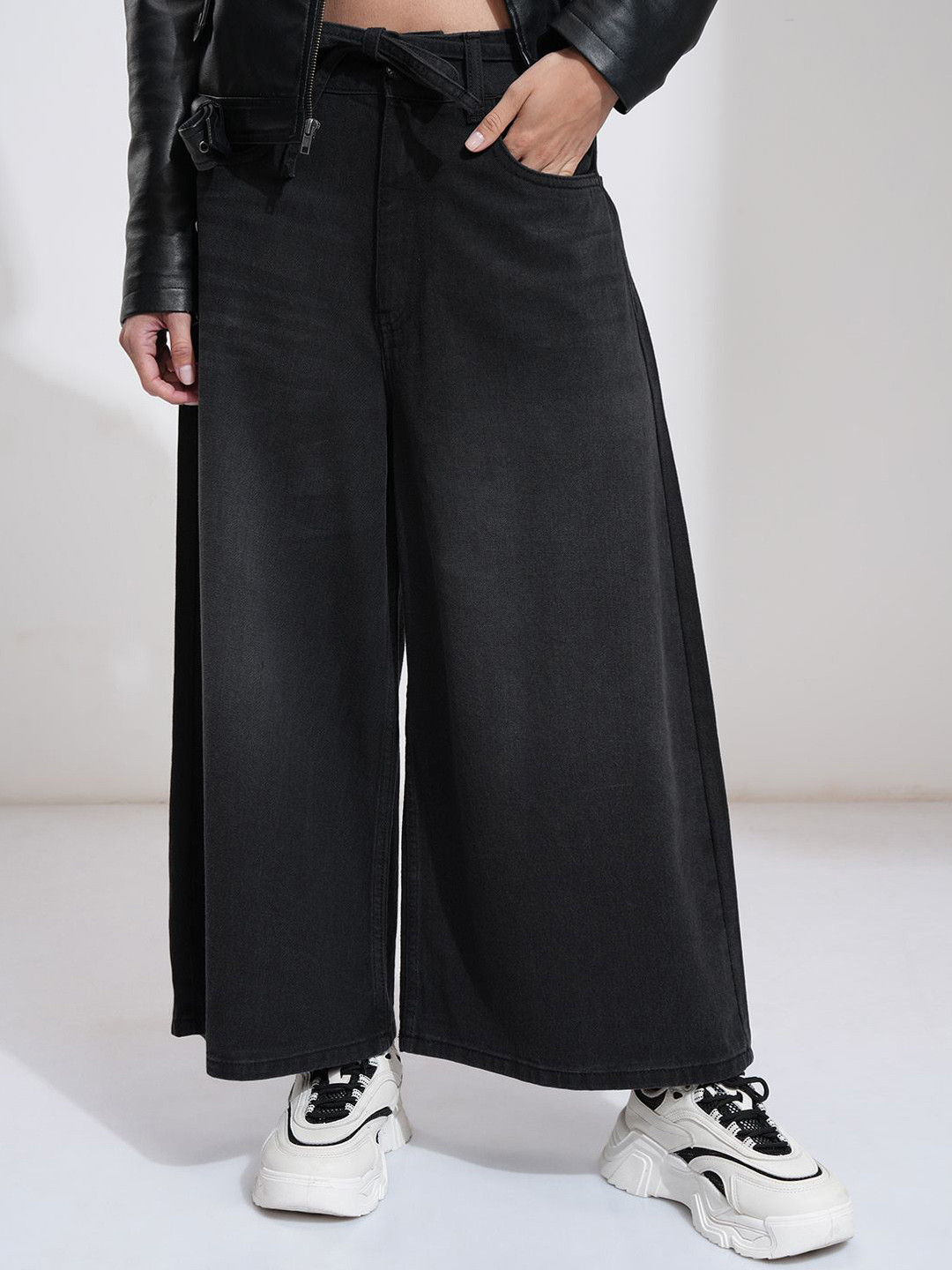 

Tokyo Talkies Women High Rise Belted Culotte Fit Jeans, Black