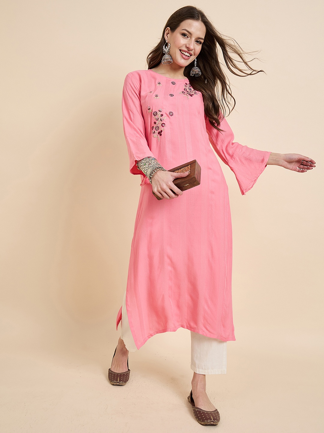 

Anouk Rustic Pink Floral Embroidered Thread Work Round Neck Straight Kurta