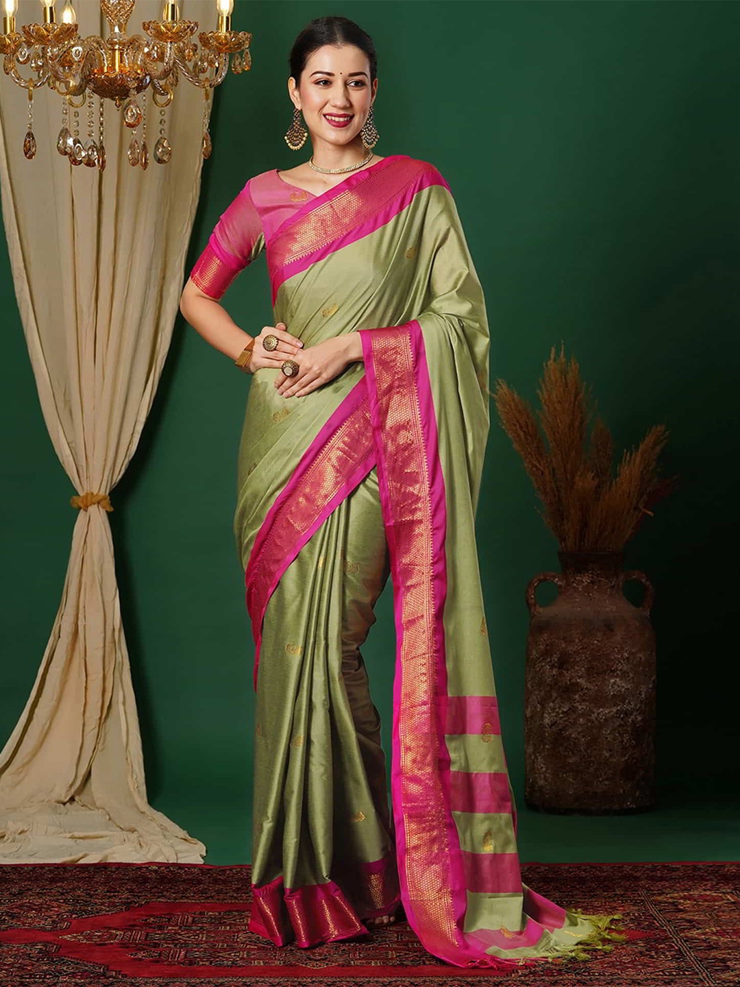 

DIVASTRI Ethnic Motifs Woven Design Zari Pure Silk Saree, Sea green