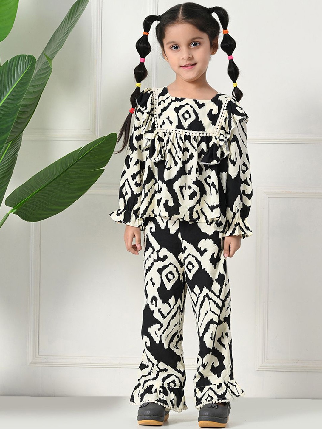 

BAESD Girls Abstract Printed Round Neck Pure Cotton Top With Trousers, Black