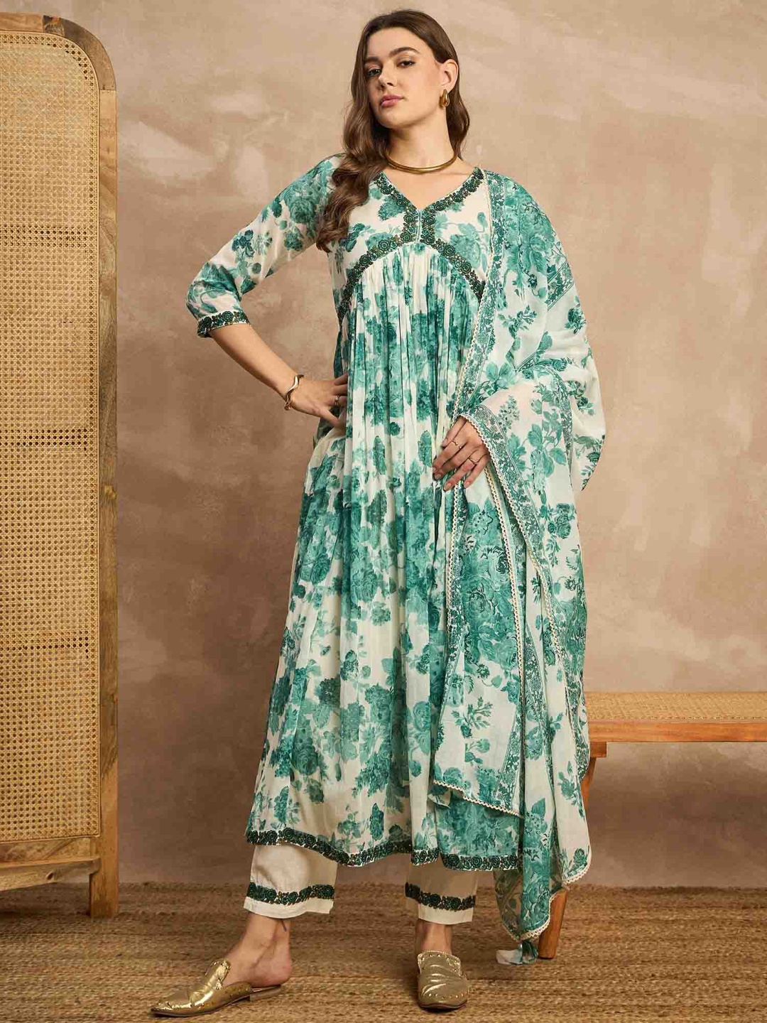 

CHETI Floral Printed V-Neck Thread Work Empire Anarkali Kurta With Trousers & Dupatta, White