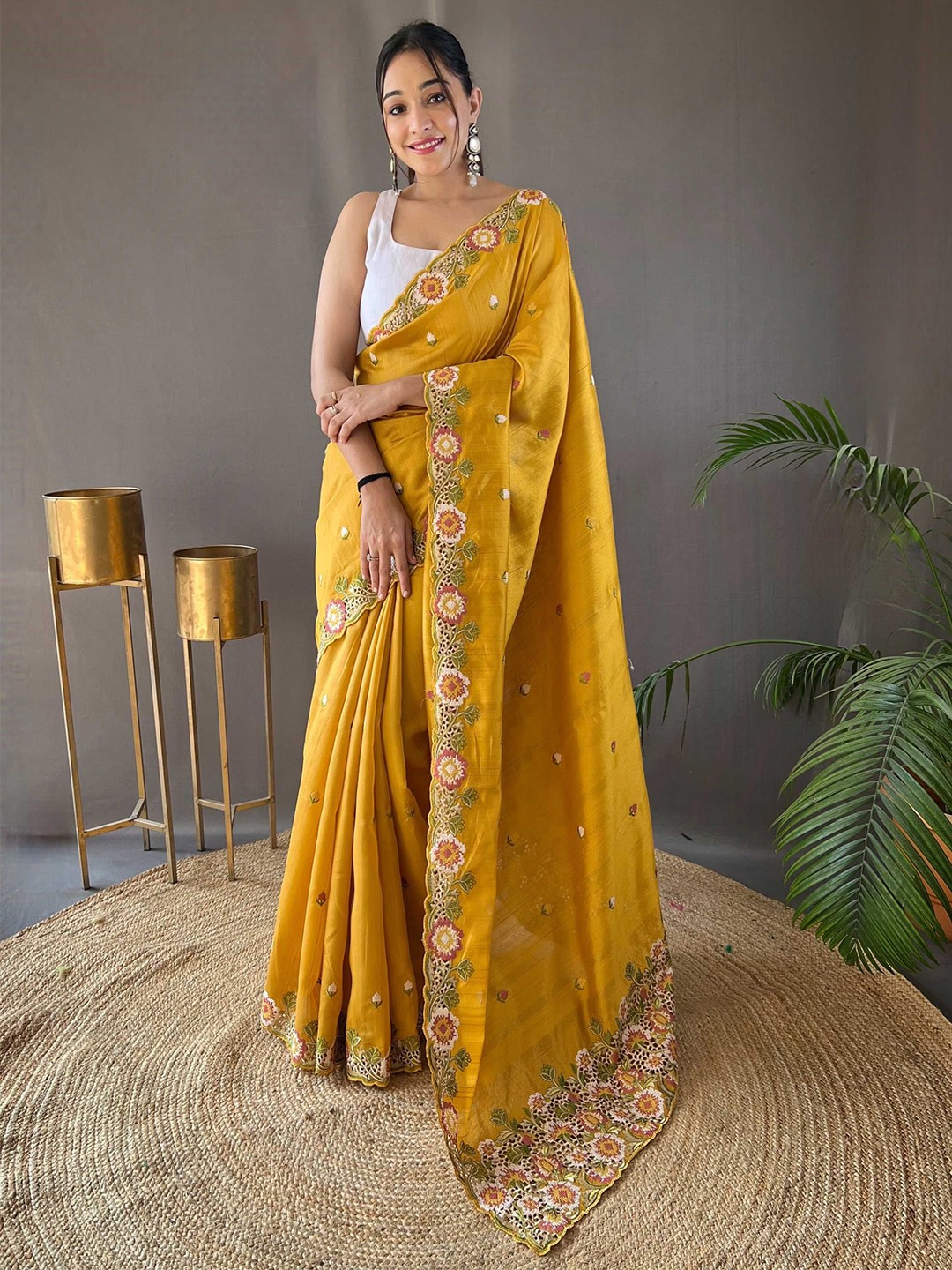 

DIVASTRI Floral Embroidered Silk Blend Tussar Saree, Yellow