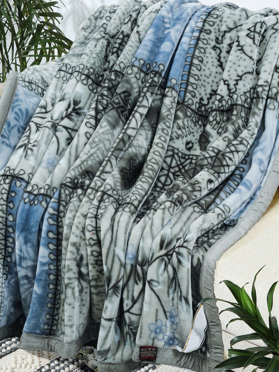 

VAS COLLECTIONS Blue & Grey Mink Printed 500 GSM Heavy Winter Double Bed Blanket
