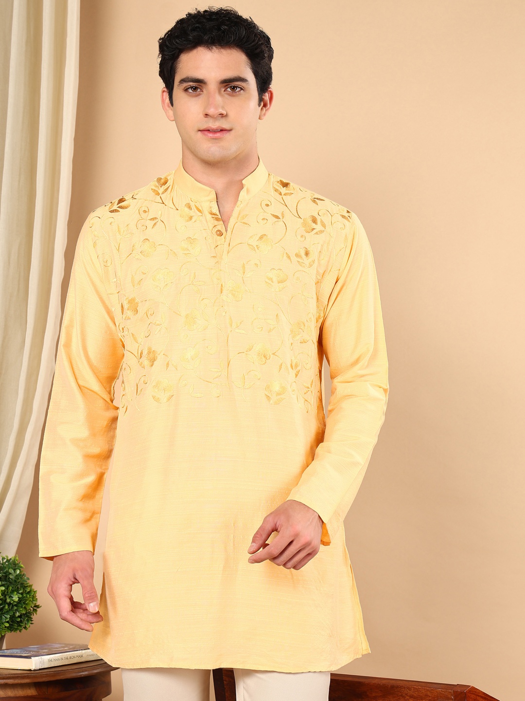 

TATTVA Floral Embroidered Mandarin Collar Kantha Work Straight Short Kurta, Beige