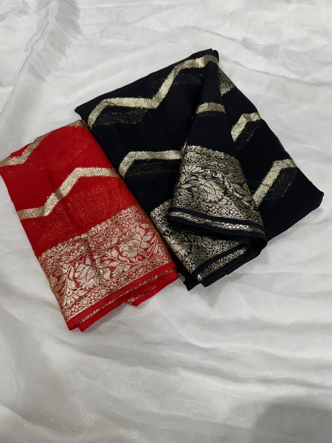 

PAYAL CREATION Woven Design Zari Pure Georgette Maheshwari Saree, Black