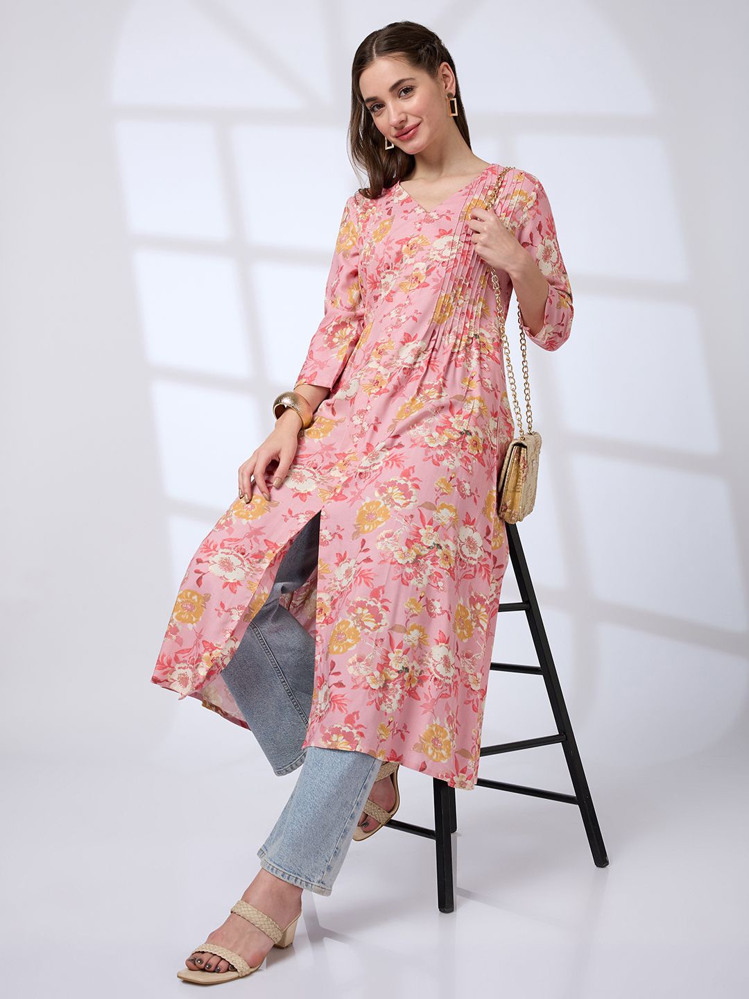 

Globus V-Neck Floral Print Pleated Front Slit A-Line Fusion Kurta, Pink
