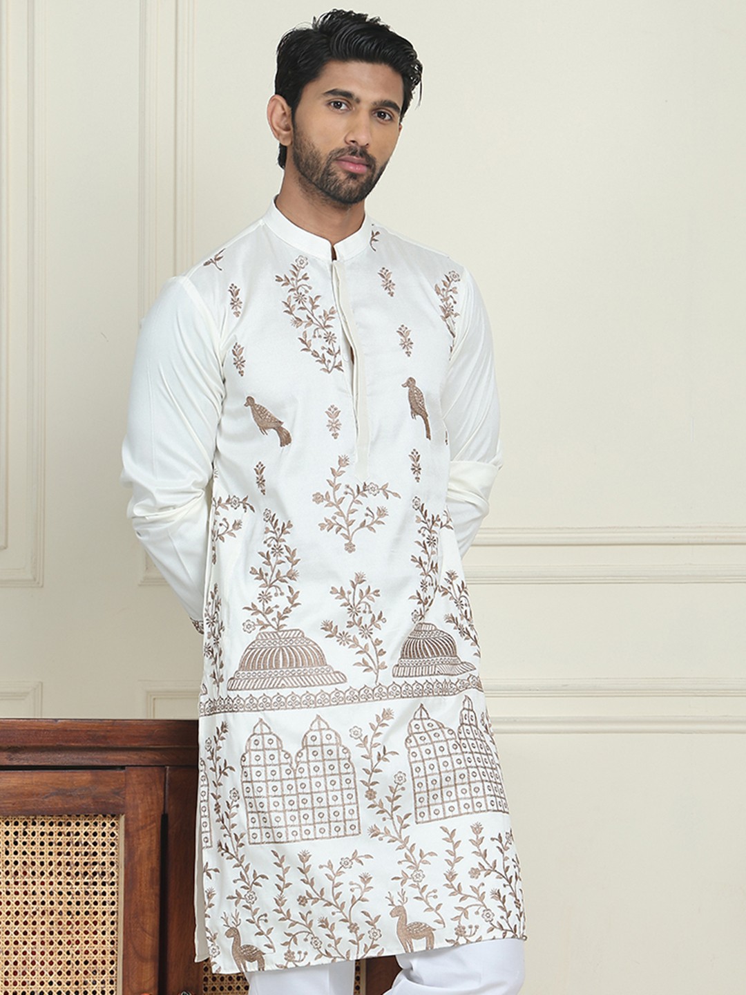 

Jompers Ethnic Motifs Embroidered Mandarin Collar Thread Work Straight Kurtas, White