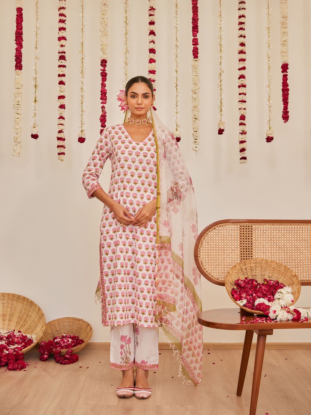 

The Ethnic Label Floral Printed Pure Cotton V-Neck Straight Kurta With Trousers & Dupatta, White