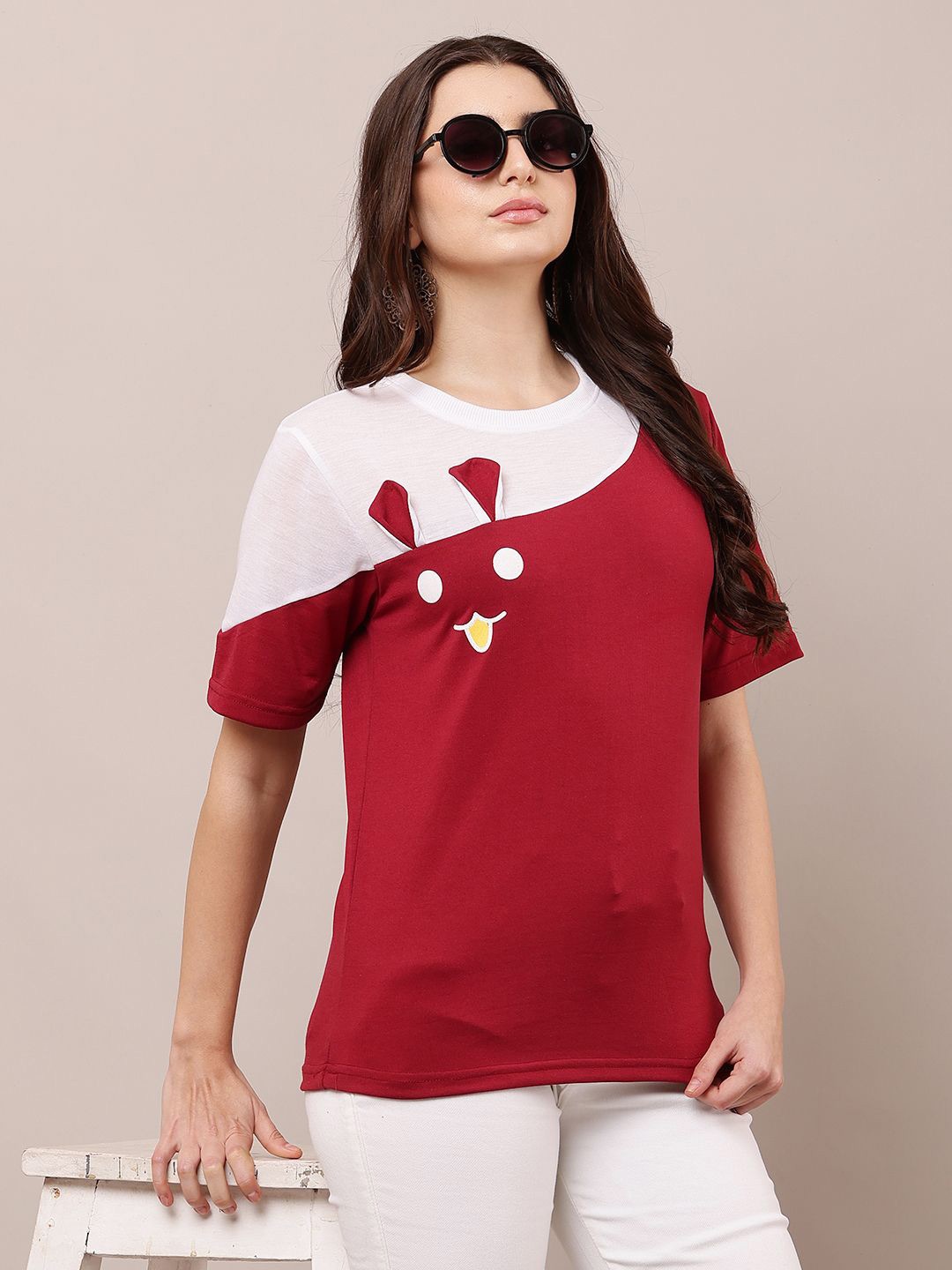 

Raabta Fashion Women Colourblocked Applique T-shirt, Maroon