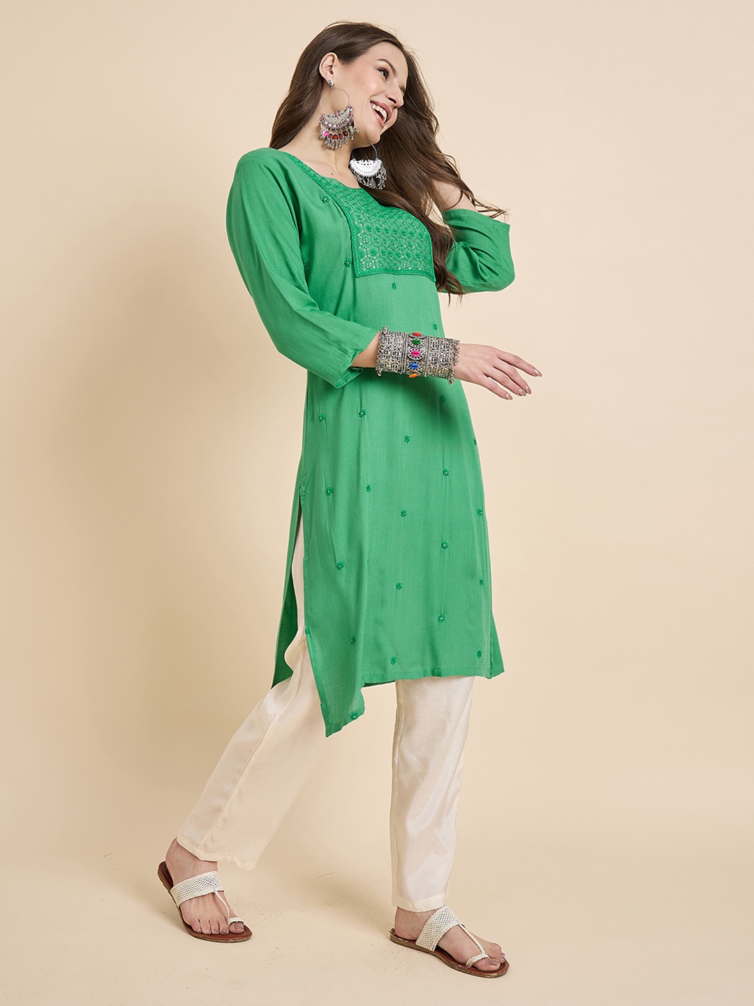 

Anouk Rustic Floral Embroidered Sequinned Round Neck Straight Kurta, Green