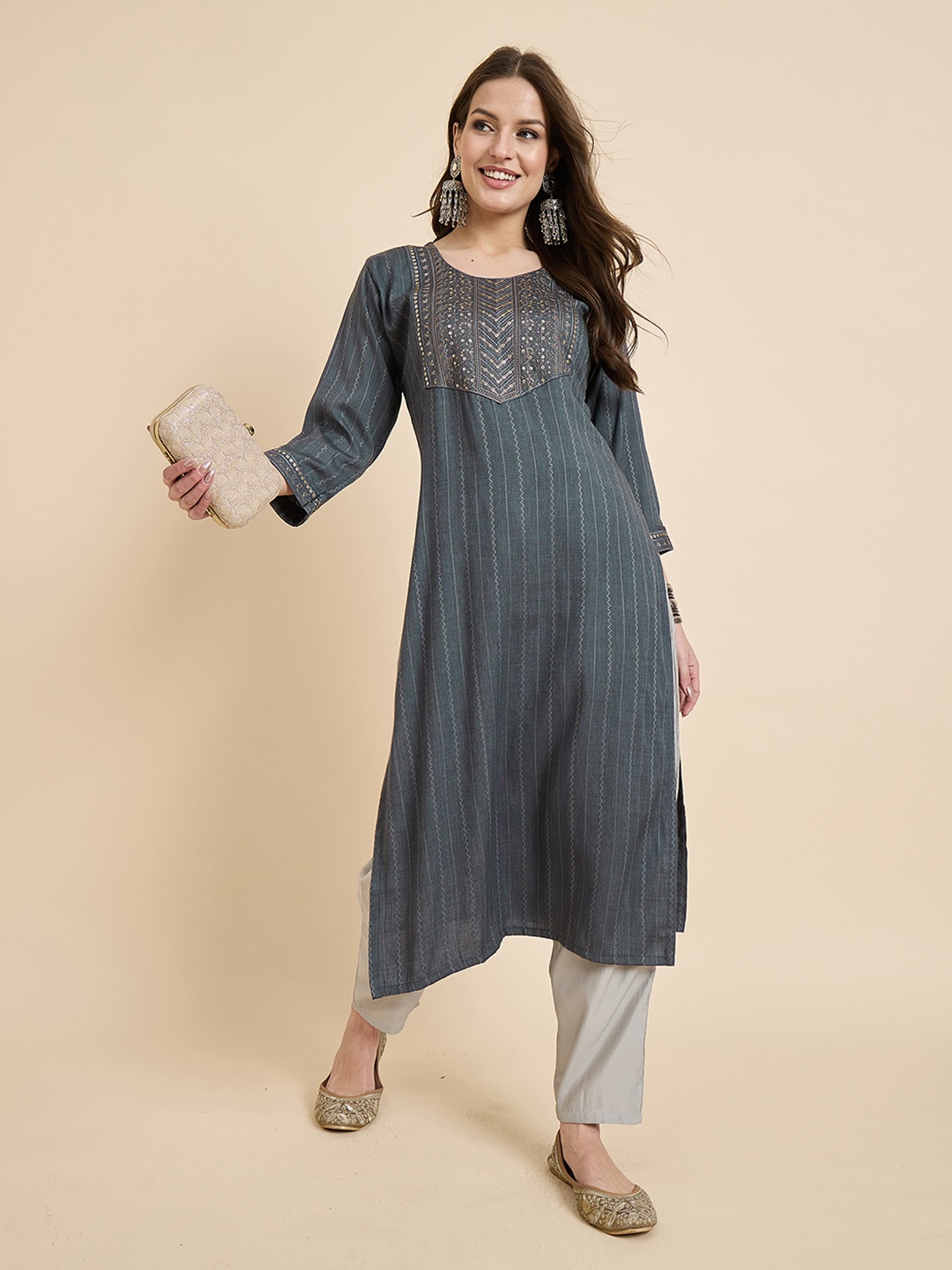 

Anouk Rustic Floral Sequinned Round Neck Straight Kurta, Grey