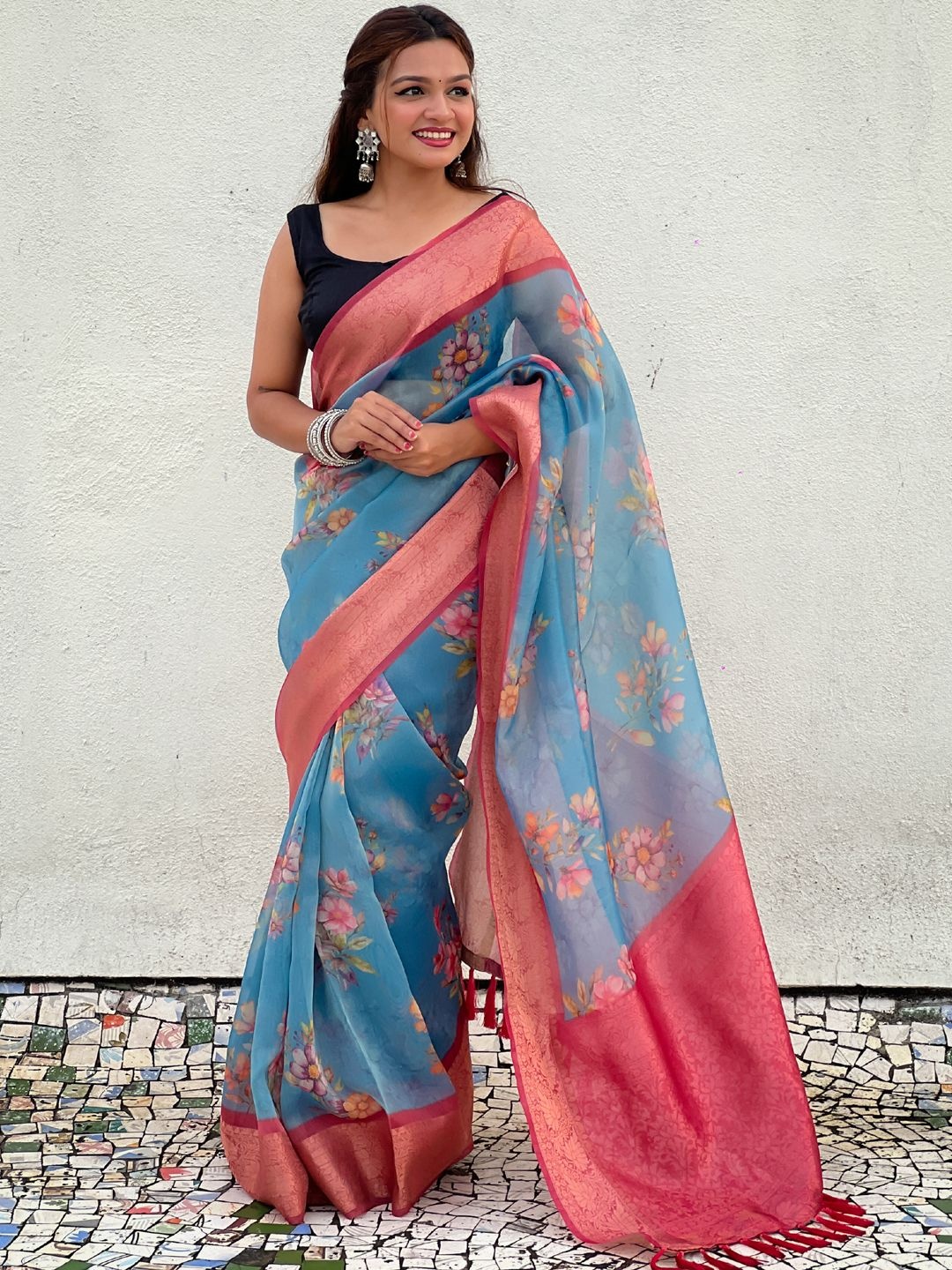 

DIVASTRI Floral Zari Tissue Saree, Blue