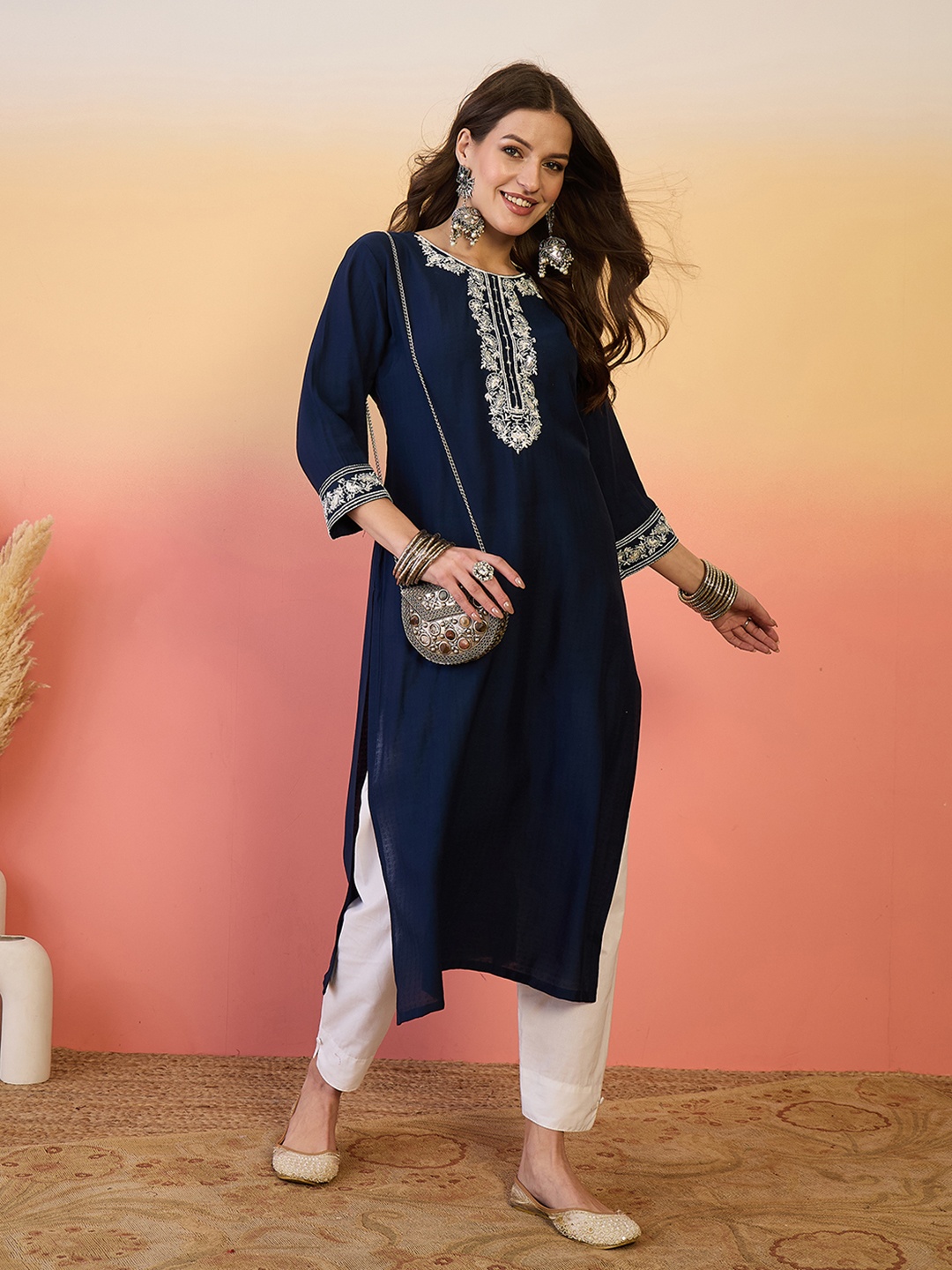 

Anouk Rustic Women Floral Embroidered Sequinned Floral Kurta, Navy blue