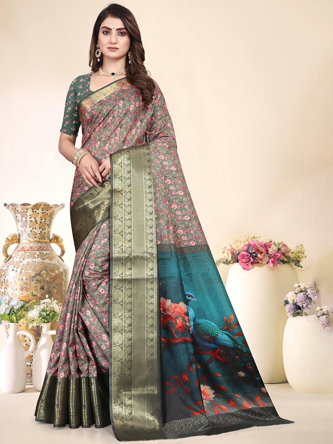 

SUPERLAXMI Floral Zari Silk Blend Saree, Green