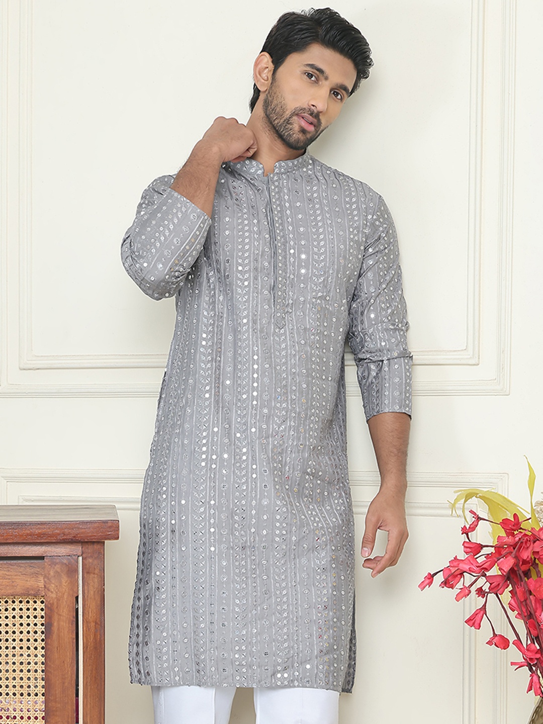 

Jompers Floral Embroidered Mandarin Collar Sequinned Straight Kurtas, Grey