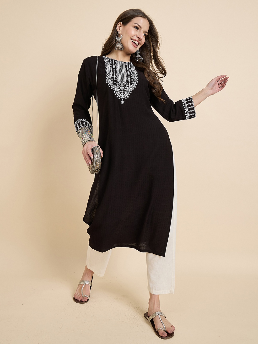 

Anouk Rustic Women Floral Embroidered Sequinned Floral Kurta, Black