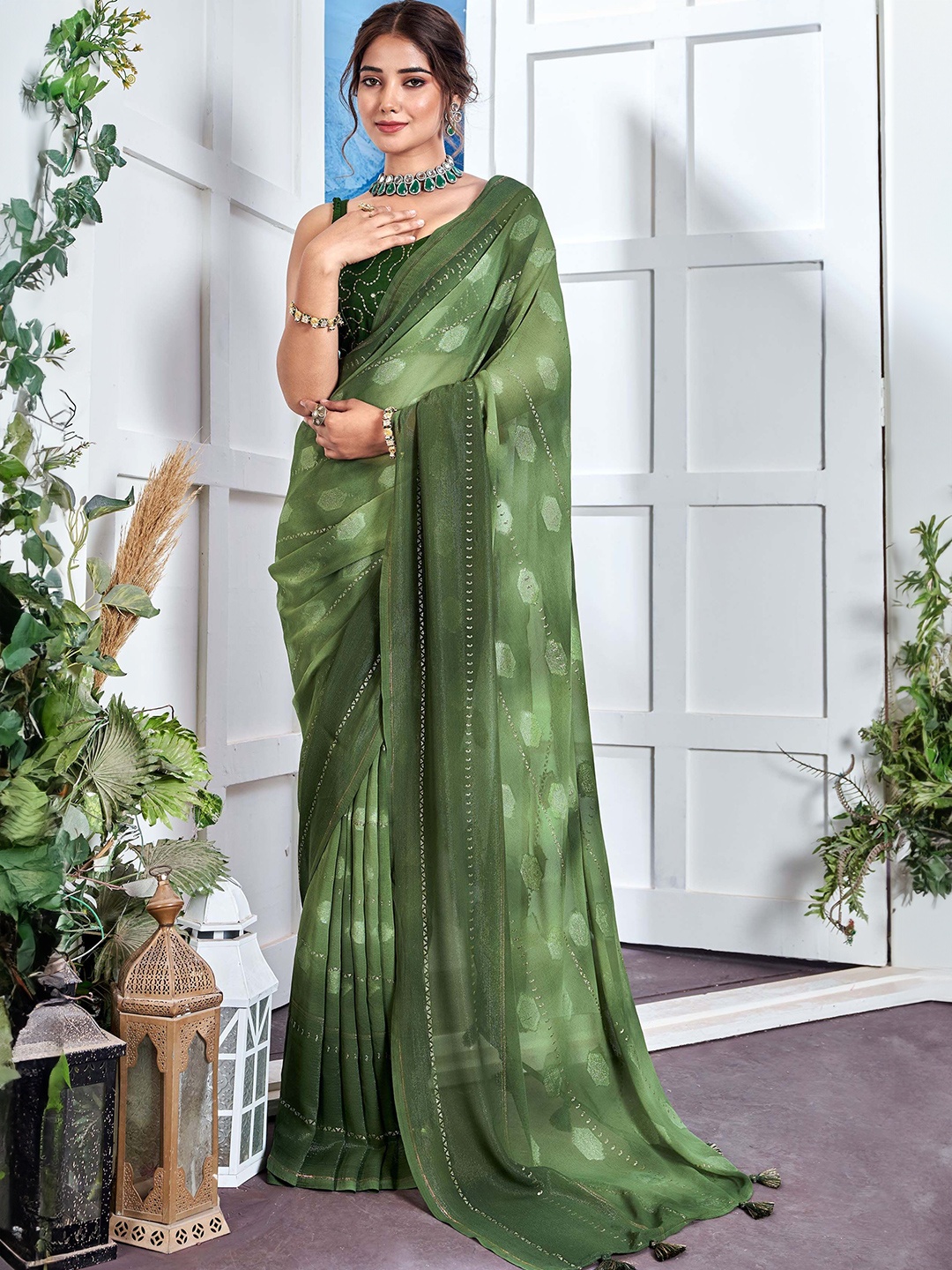 

DIVASTRI Geometric Printed Saree, Green