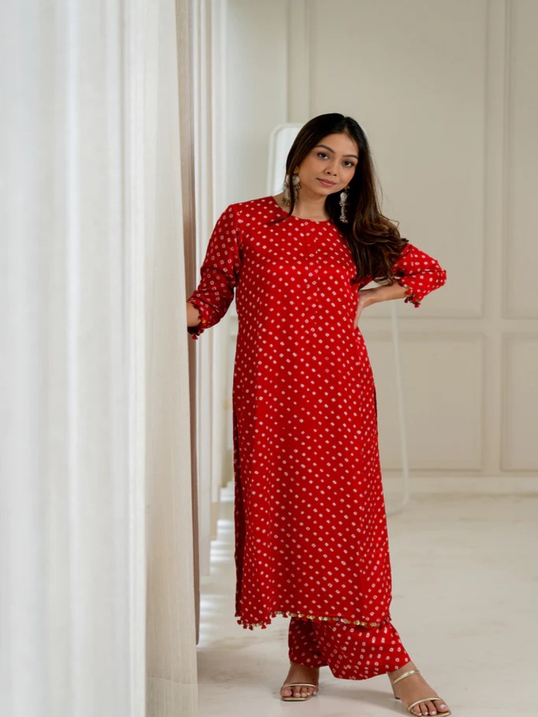 

Lookmark Bandhani Printed Round Neck Straight Kurta With Palazzos, Red