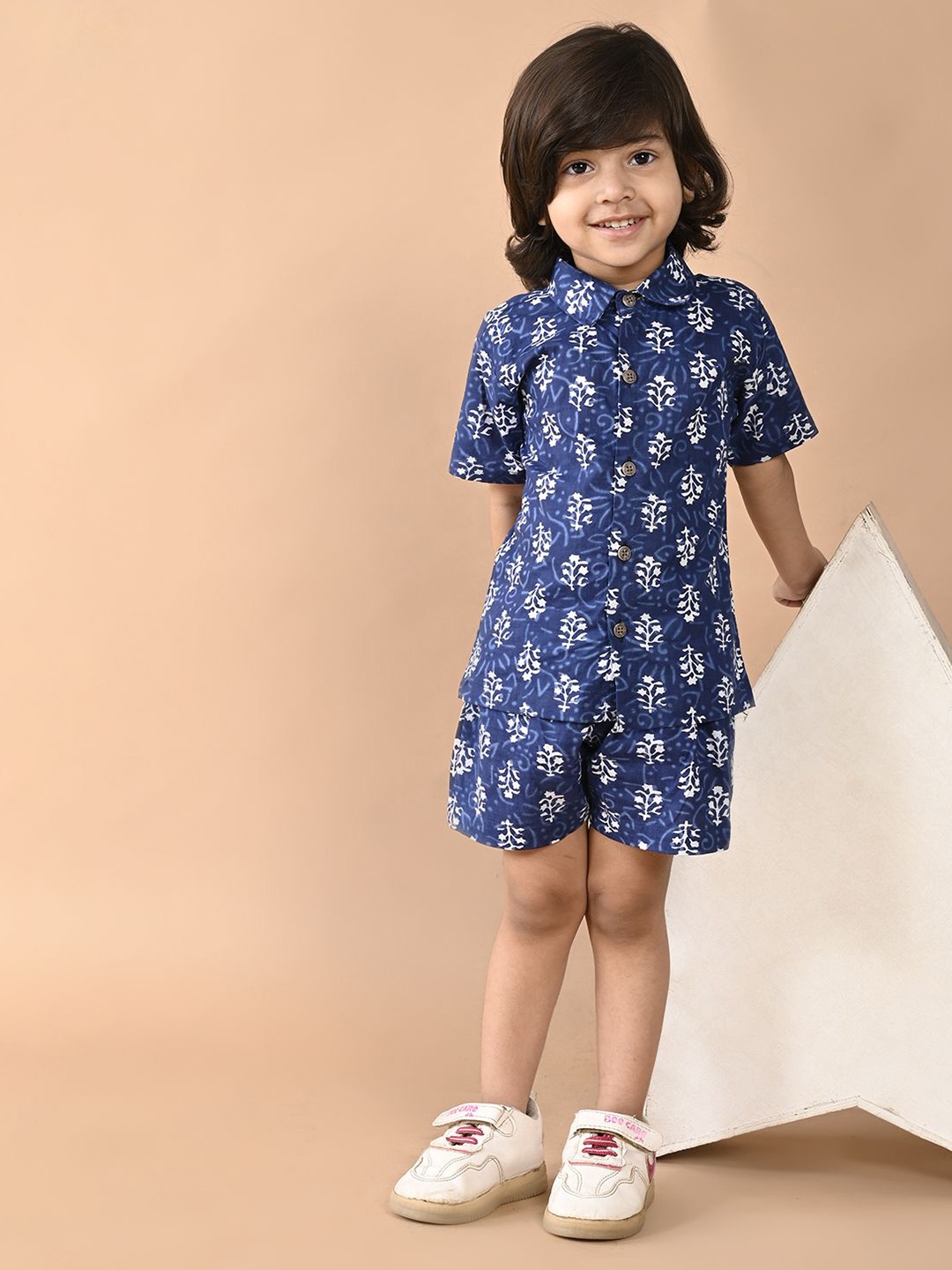 

MoMaa Boys Abstract Printed Pure Cotton Shirt With Shorts, Navy blue