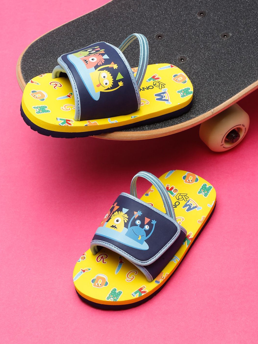

ONYC Unisex Kids Printed Sliders, Yellow