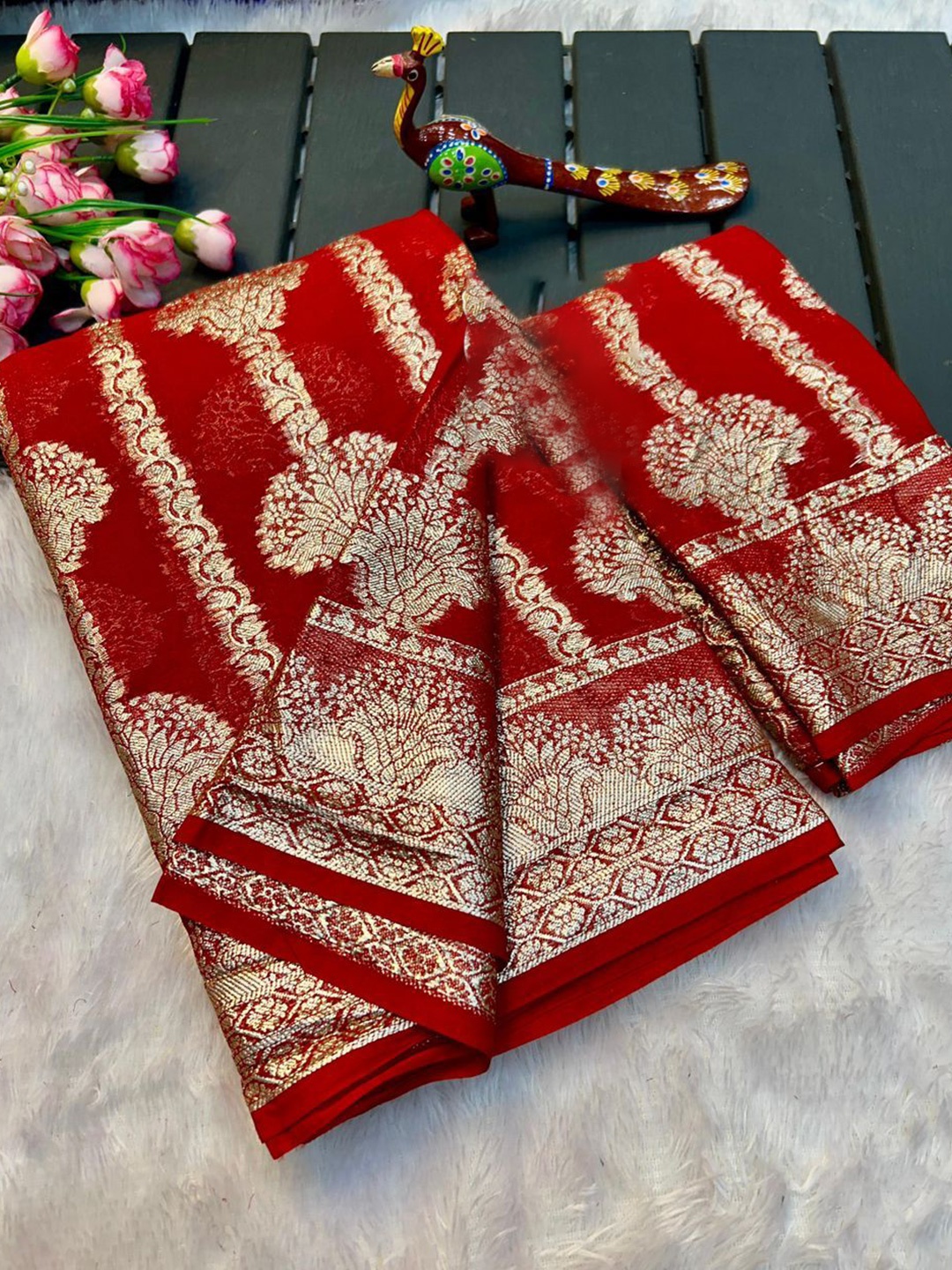 

PAYAL CREATION Woven Design Printed Zari Pure Georgette Maheshwari Saree, Red