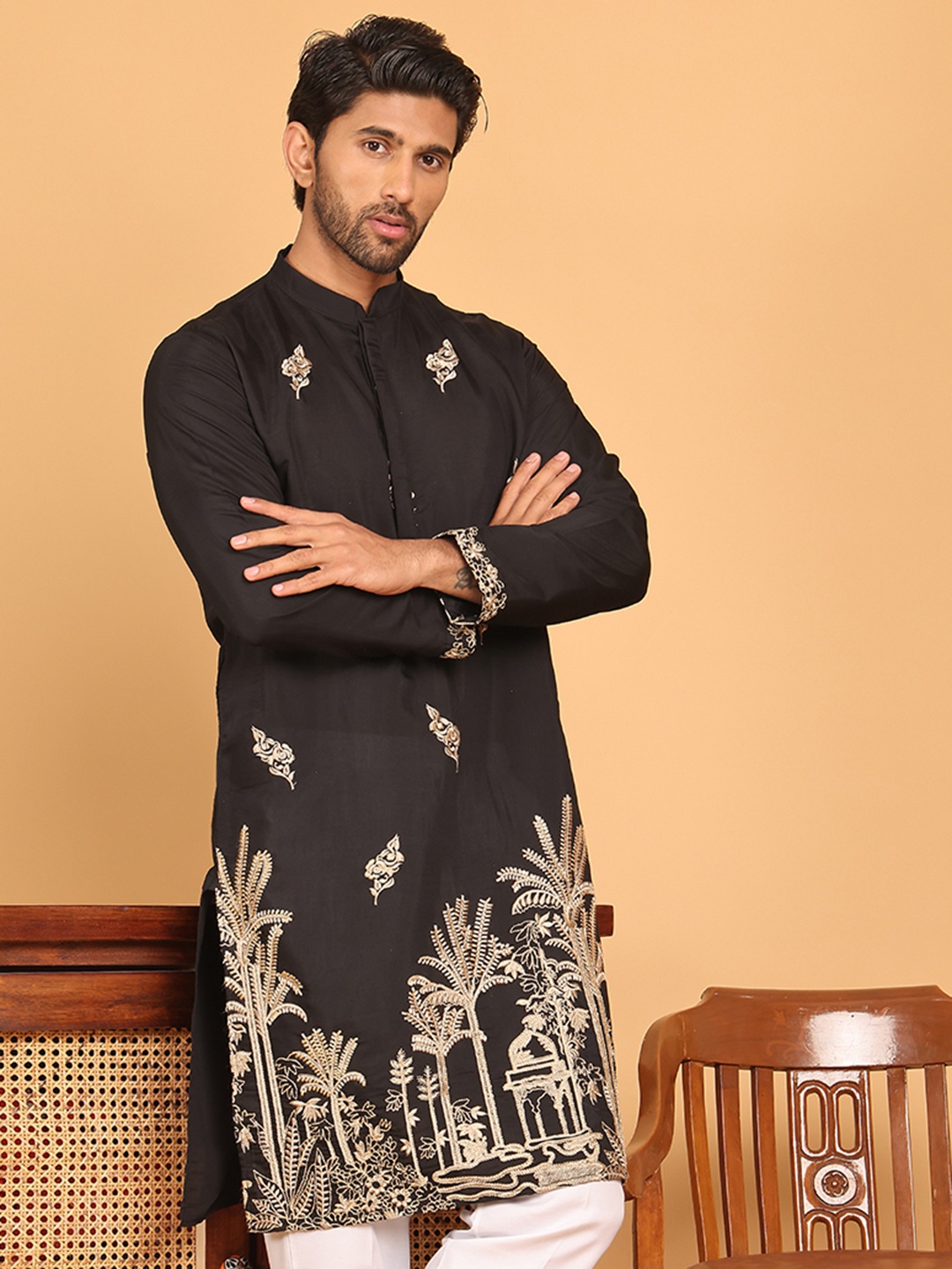 

Jompers Mandarin Collar Floral Embroidered Thread Work Straight Kurta, Black