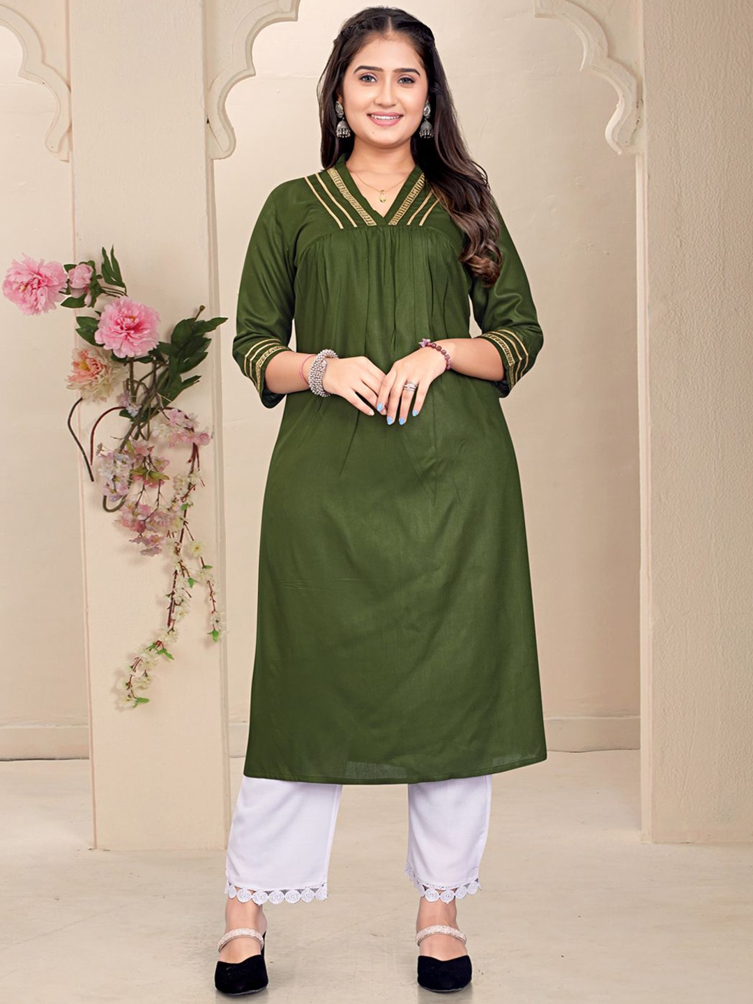 

KAYRAAH Women Embroidered Straight Kurta, Green