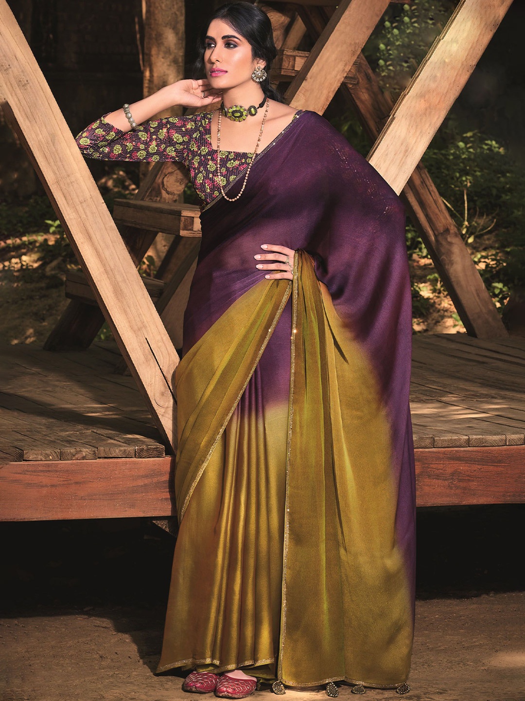 

DIVASTRI Ombre Dyed Beads and Stones Saree, Purple