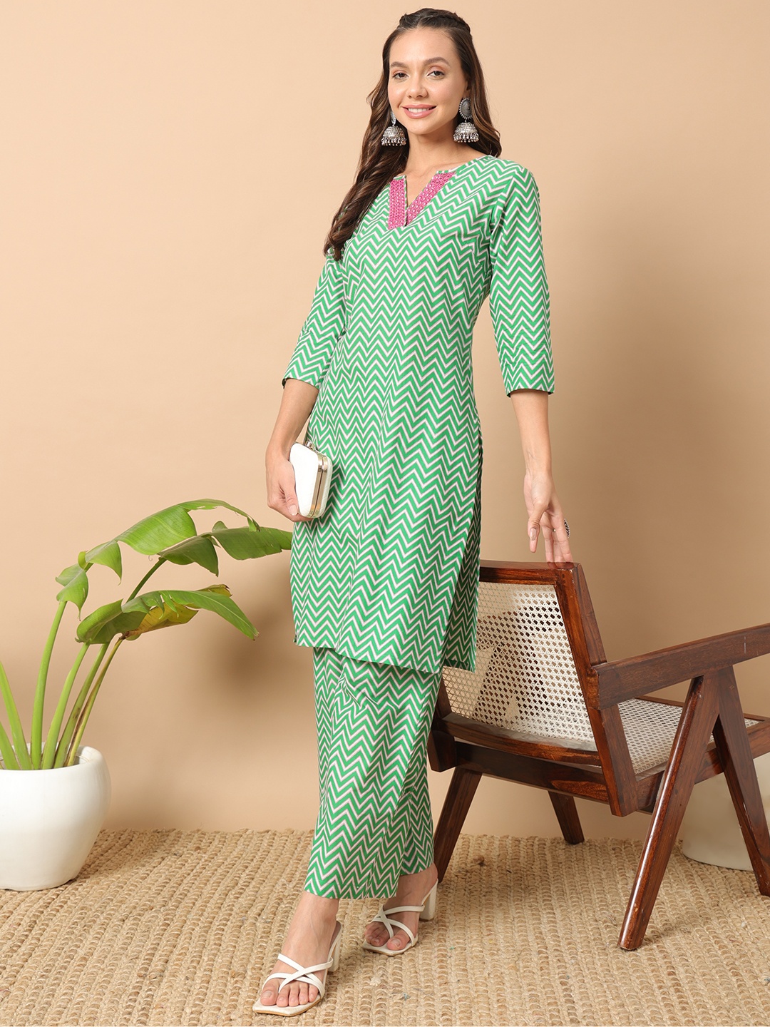 

FIORRA Chevron Printed Notch Neck Pure Cotton Kurta With Trousers, Sea green