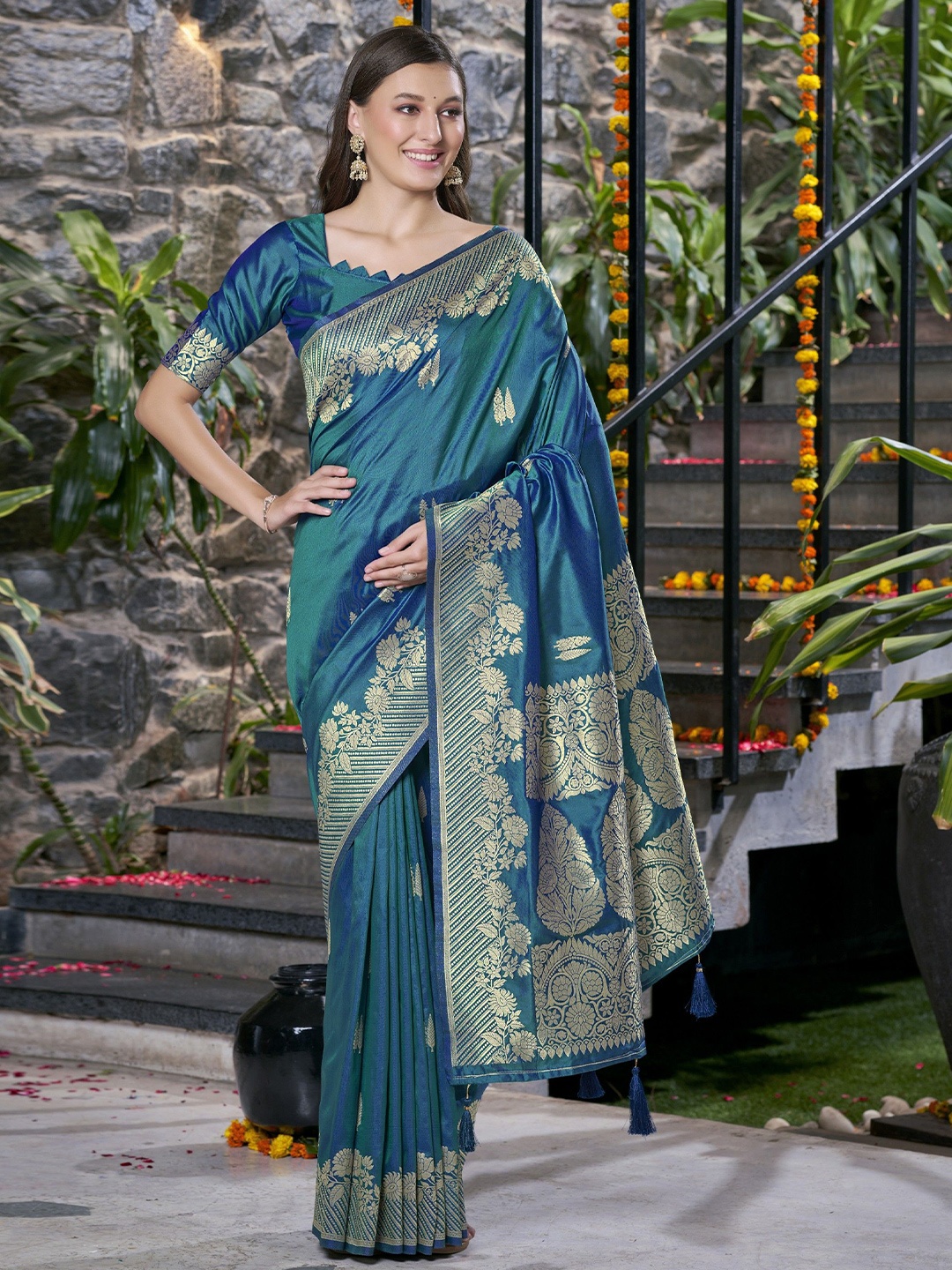 

SAREETHNIC Woven Design Zari Pure Silk Banarasi Saree, Sea green