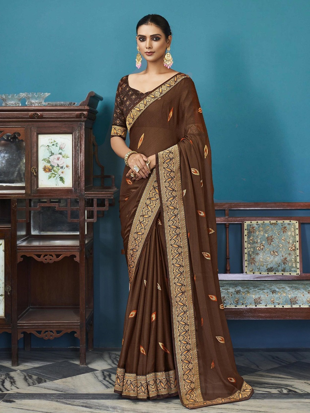 

DIVASTRI Ethnic Motifs Printed Saree, Brown