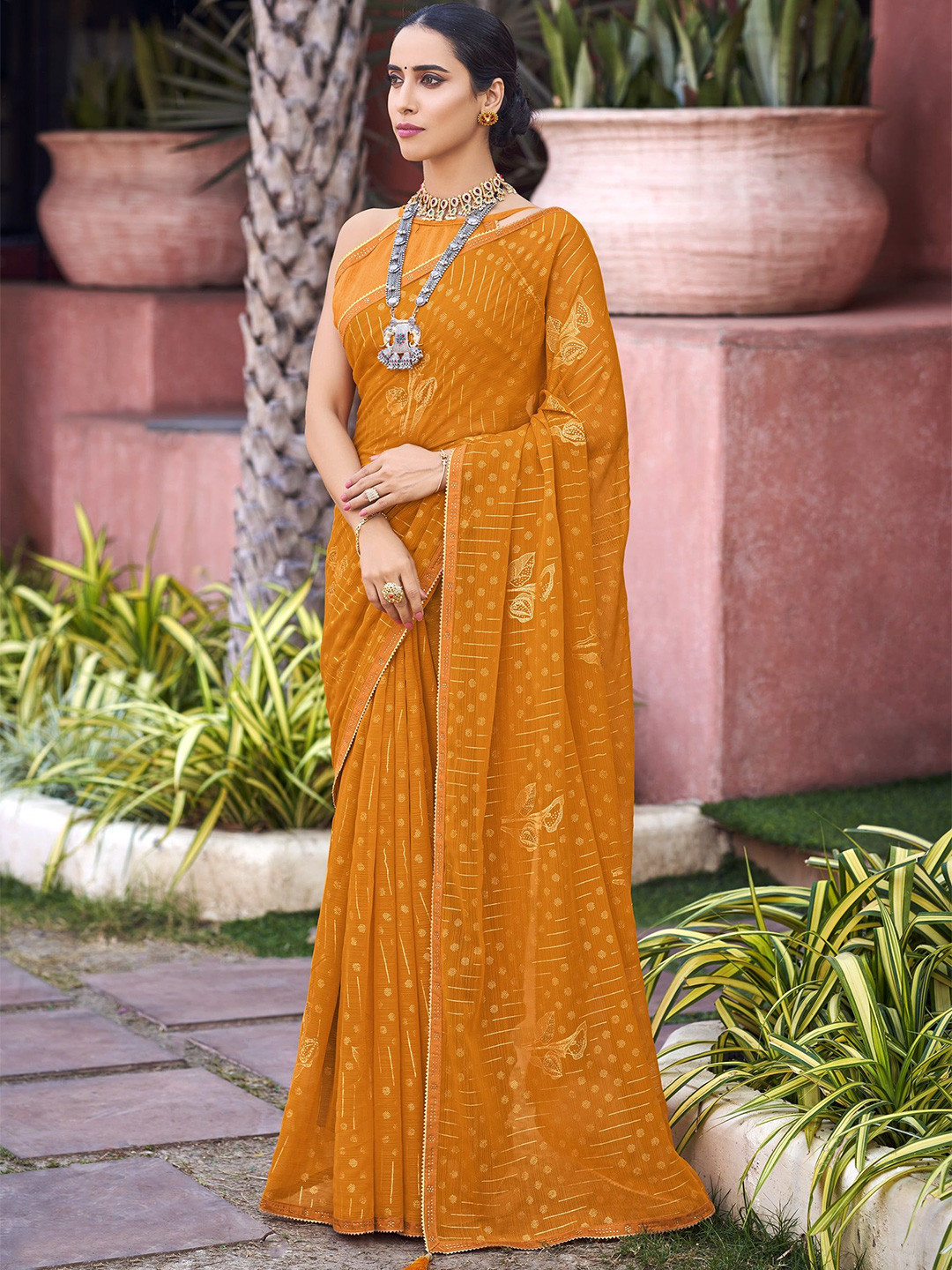 

VIRENDRA TEXTILES Floral Pure Georgette Saree, Mustard