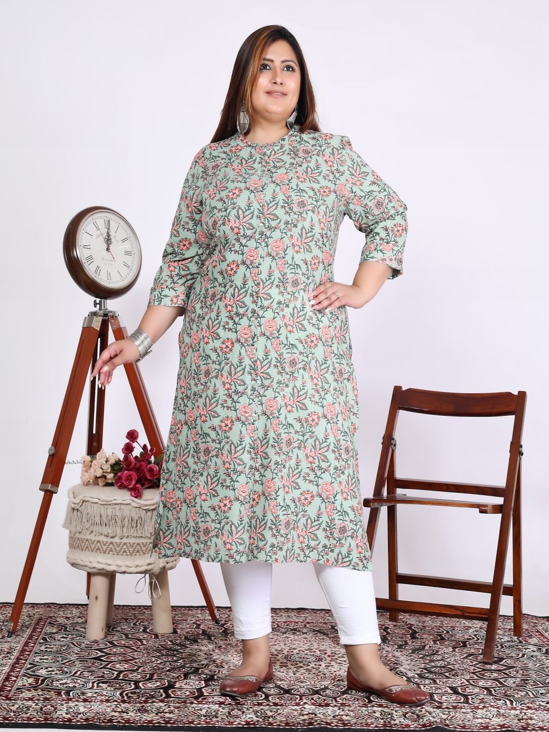 

ASANSHI Plus Size Floral Printed Mandarin Collar Straight Kurta, Green