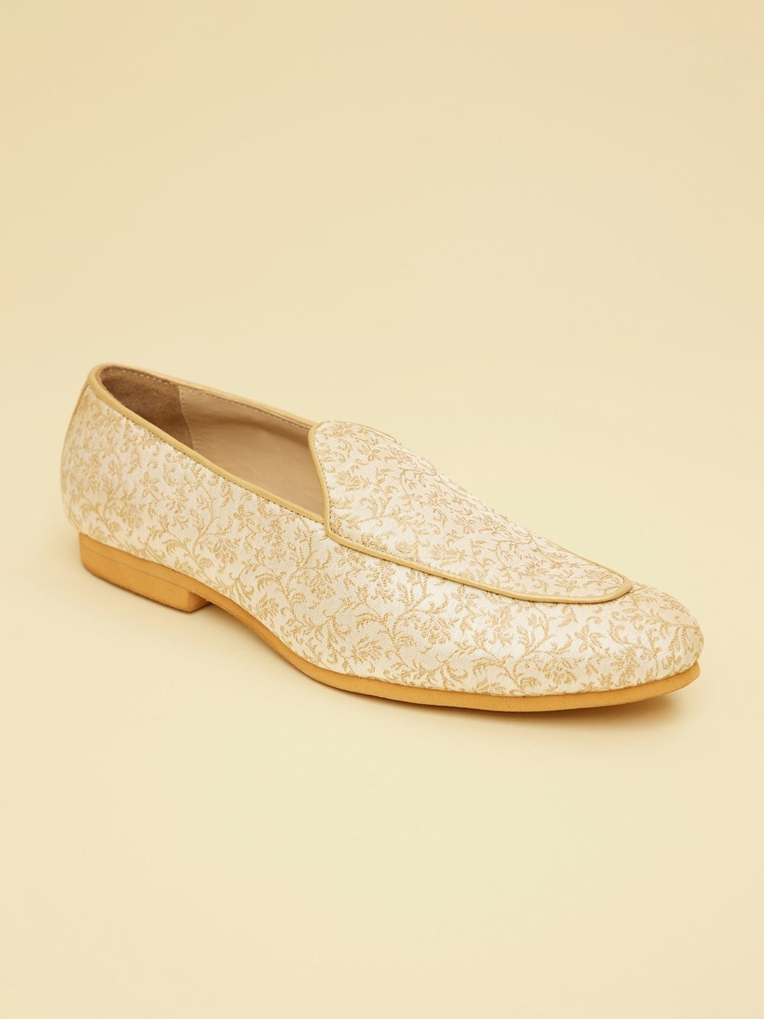 

Manyavar Men Floral Patterned Loafers Mojaris, Beige