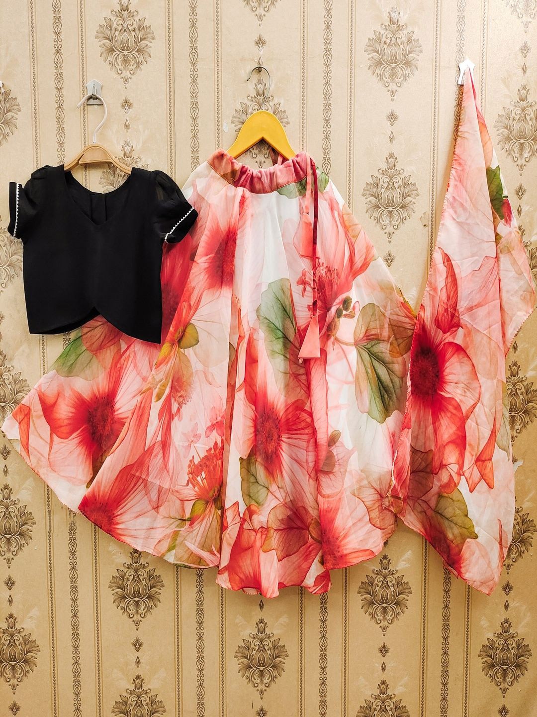 

BAESD Girls Floral Printed Ready to Wear Lehenga & Choli With Dupatta, Red