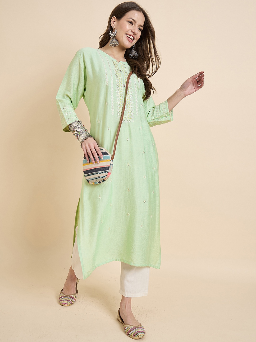 

Anouk Rustic Geometric Embroidered Notch Neck Straight Kurta, Green