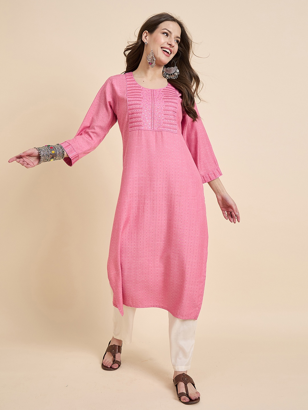 

Anouk Rustic Floral Embroidered Sequinned Round Neck Straight Kurta, Pink