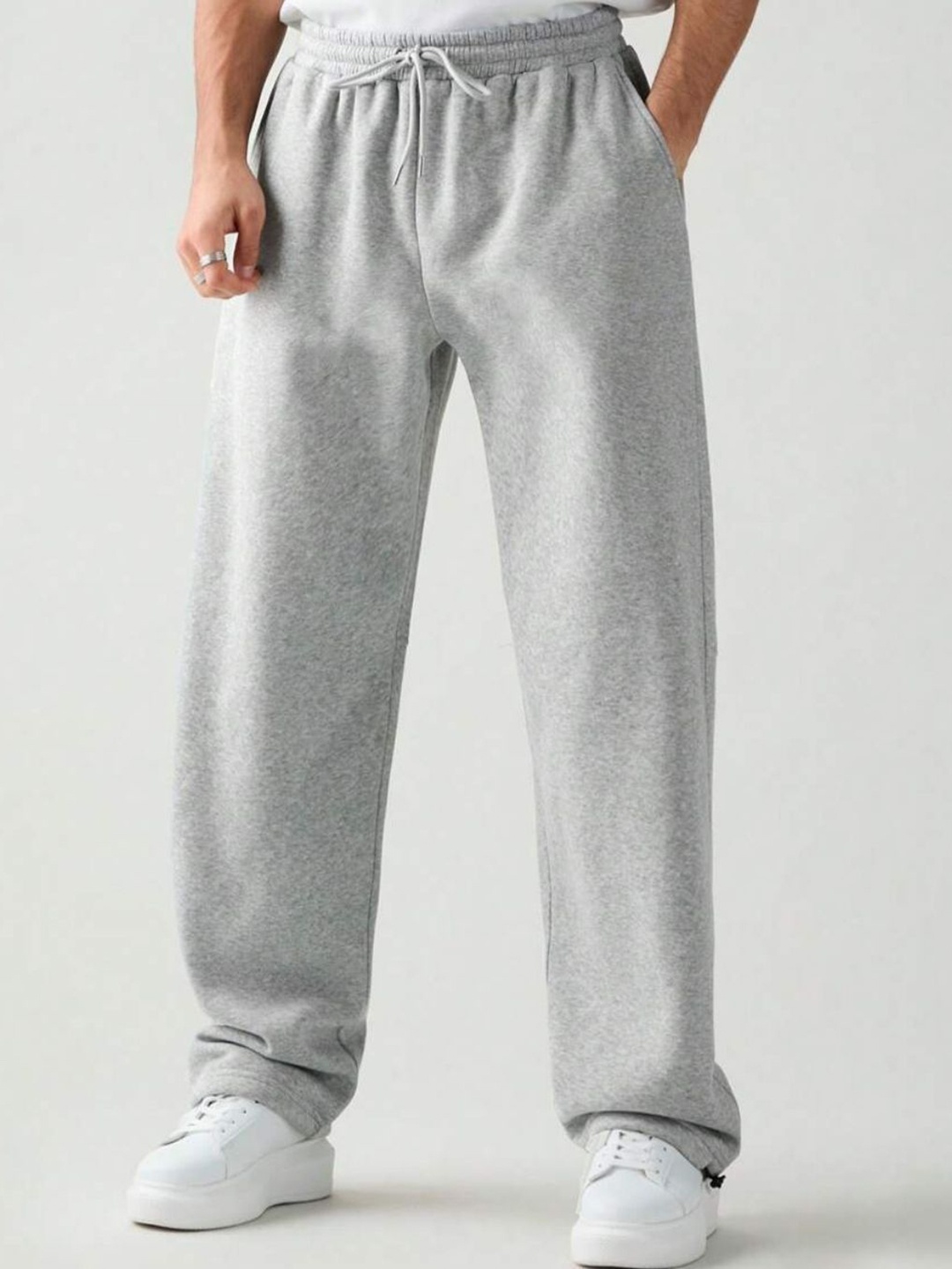 

FLYNOFF Men Relaxed Loose Fit Easy Wash Mid-Rise Joggers Trousers, Silver