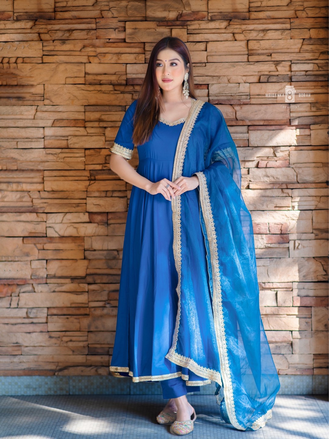 

DIVASTRI V-Neck Anarkali Gotta Patti Kurta With Trousers And Dupatta, Blue