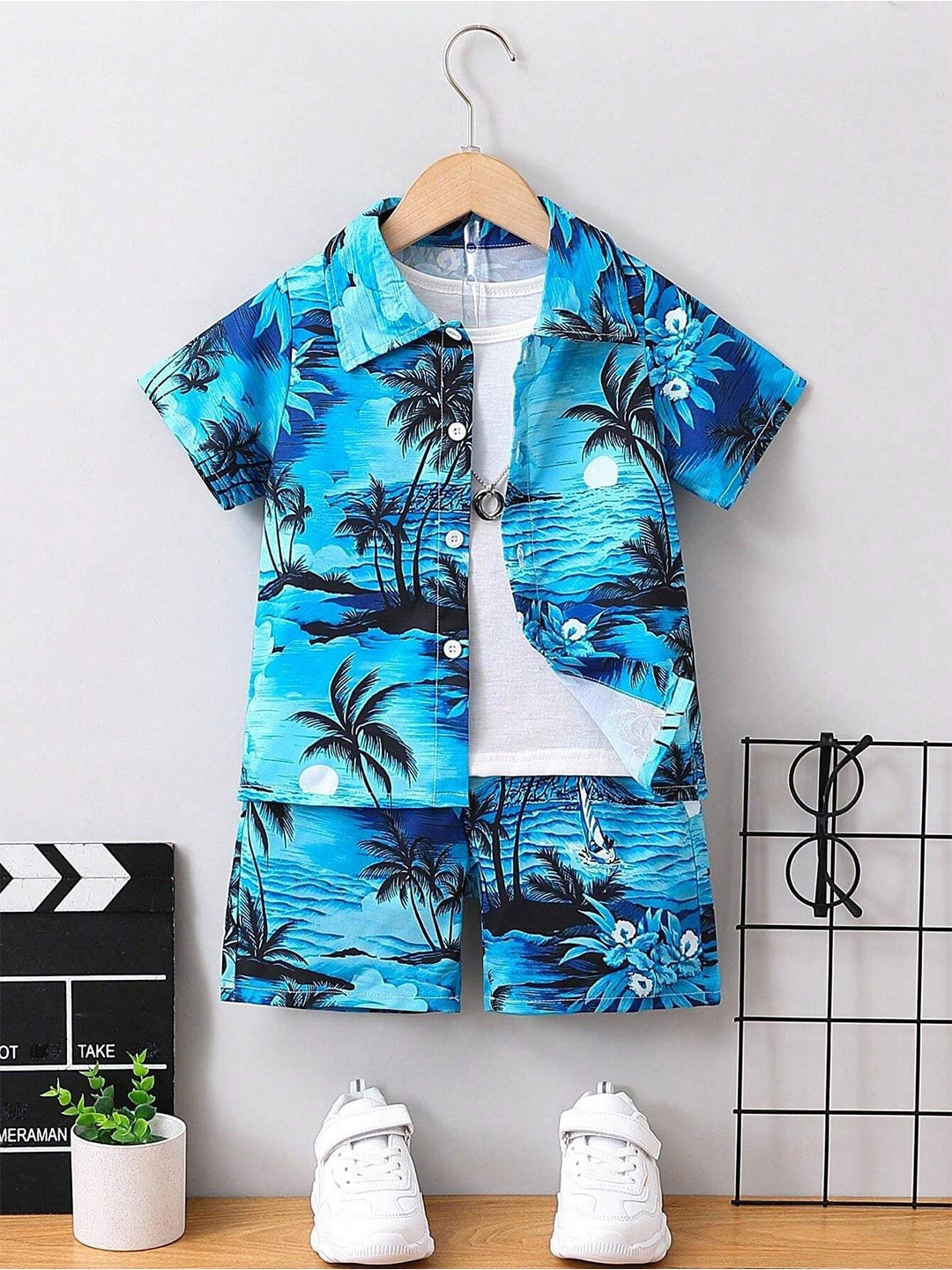 

Arshia Fashions Boys Printed Short Sleeves Shirt With Shorts, Blue