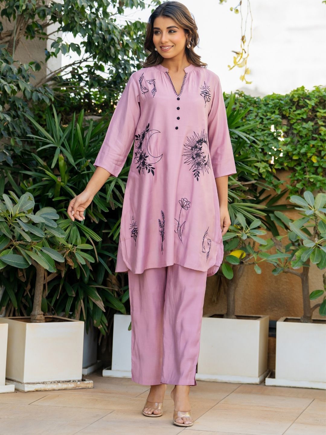 

HOUSE OF JAMOTI Dusty Moon Embroidered Tunic & Trouser, Pink