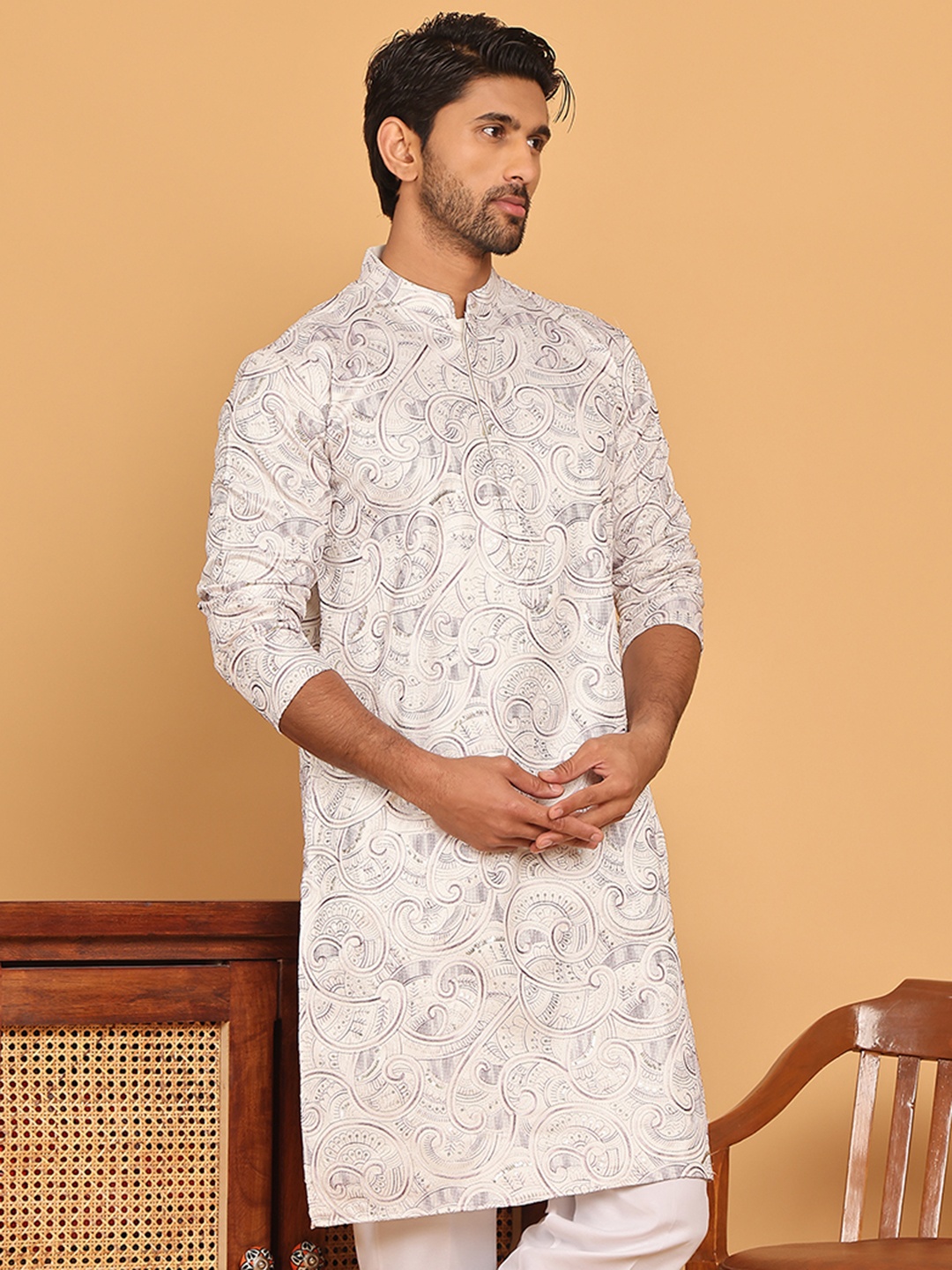 

Jompers Abstract Embroidered Mandarin Collar Silk Thread Work Straight Kurta, White