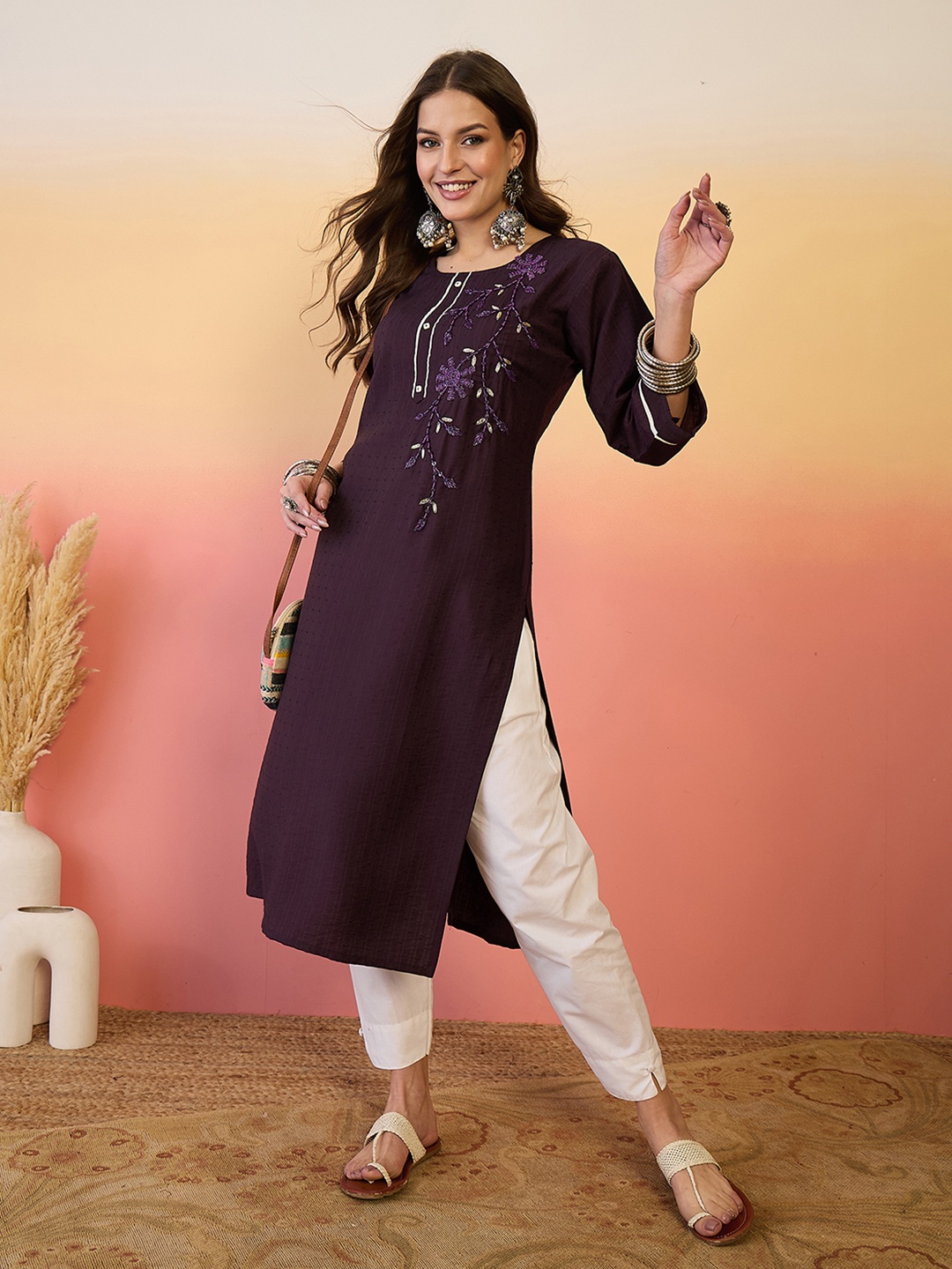 

Anouk Rustic Floral Embroidered Round Neck Straight Kurta, Purple