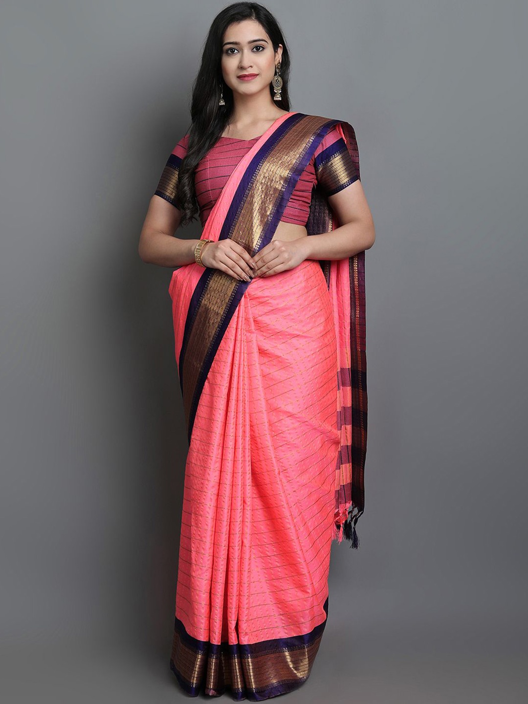 

DIVASTRI Checked Zari Dharmavaram Saree, Pink